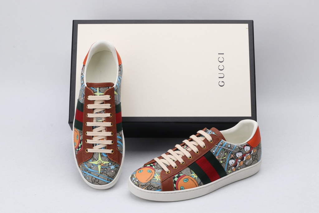 Women s Disney x G*UCCI Donald Duck Ace sneaker